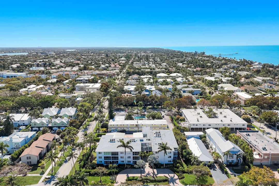 280 2nd Ave S #103, Naples, FL 34102