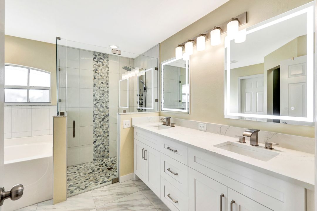 11631 Red Hibiscus Dr, Bonita Springs, FL 34135