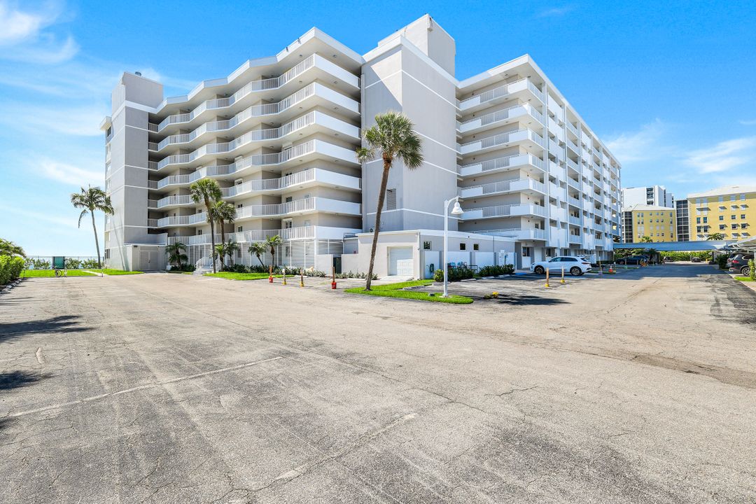 3443 Gulf Shore Blvd N #313, Naples, FL 34103
