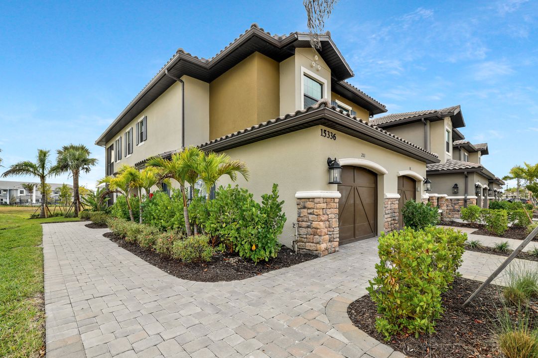 15336 Lucerna St #101, Naples, FL 34114