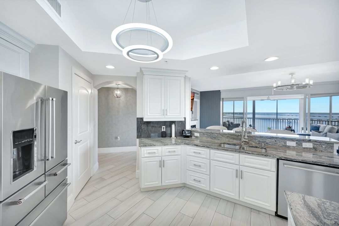 2104 W First St #1404, Fort Myers, FL 33901