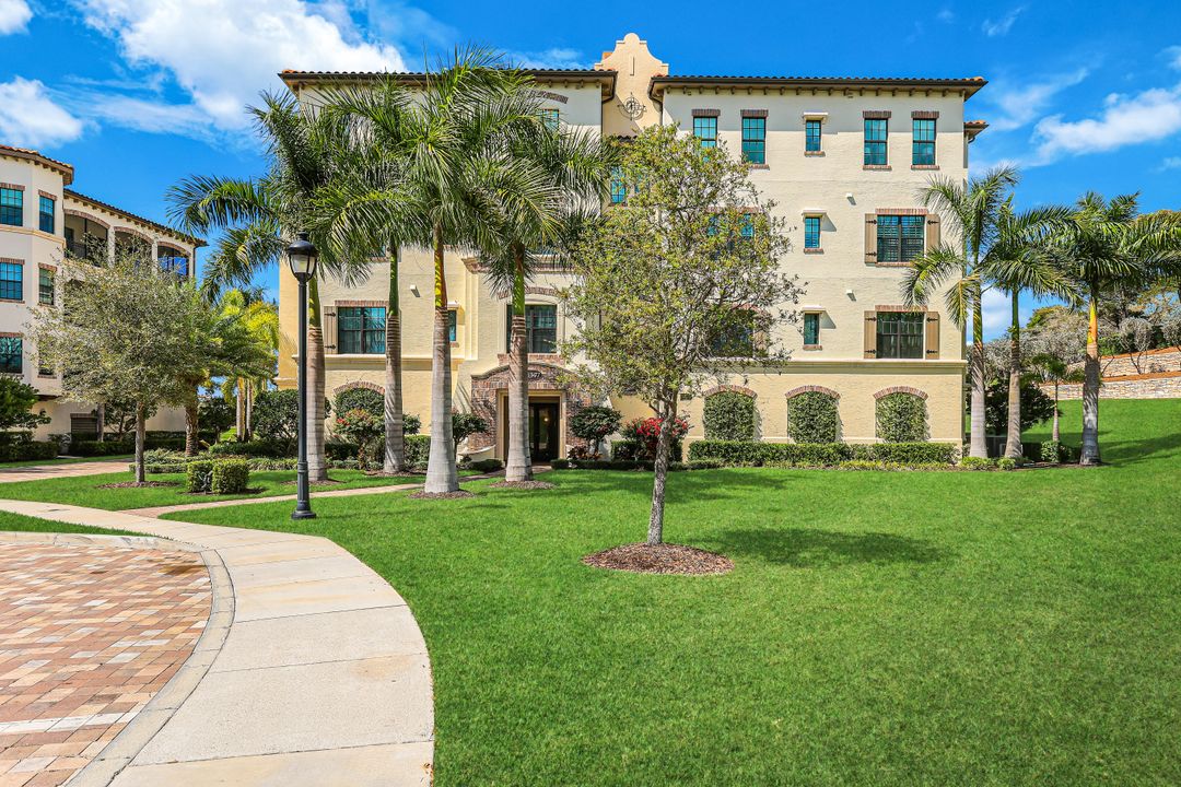 16347 Viansa Wy #202, Naples, FL 34110