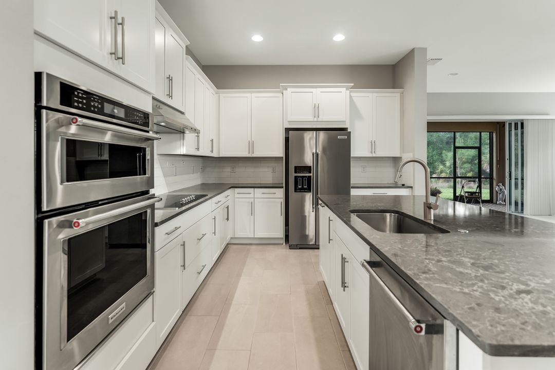 3480 Pilot Cir, Naples, FL 34120