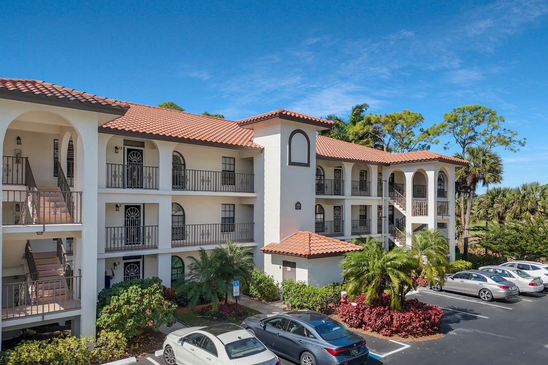 265 Deerwood Cir #12, Naples, FL 34113