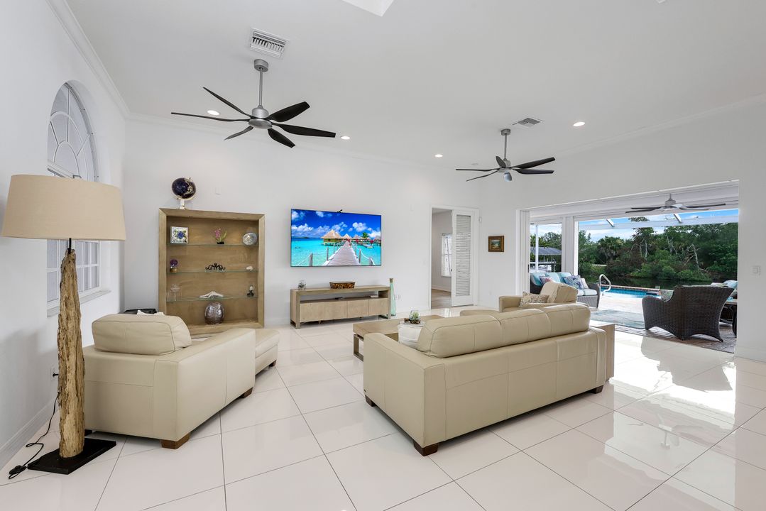 2309 SE 20th Pl, Cape Coral, FL 33990