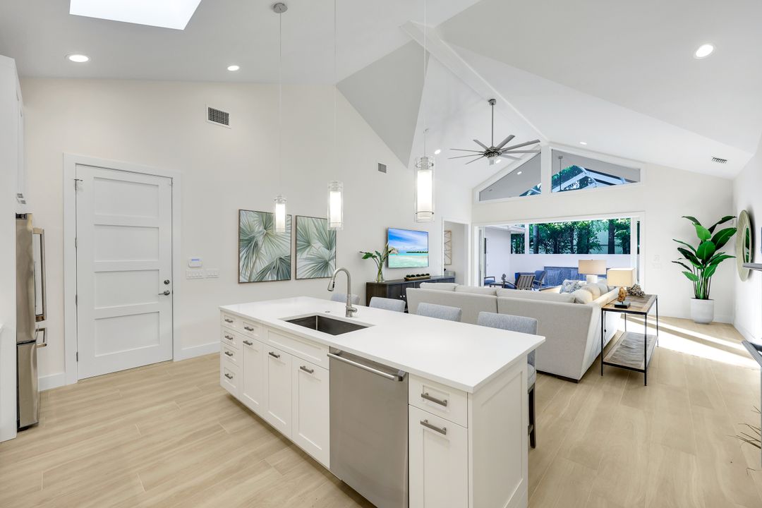 2100 Curtis St, Naples, FL 34112