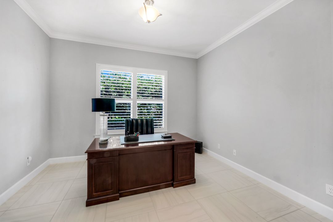 8396 Promoso Ct, Naples, FL 34114