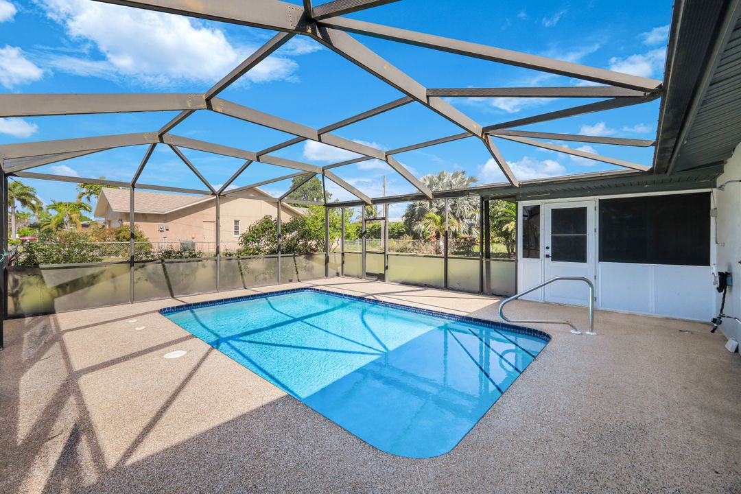 4240 SE 3rd Ave, Cape Coral, FL 33904