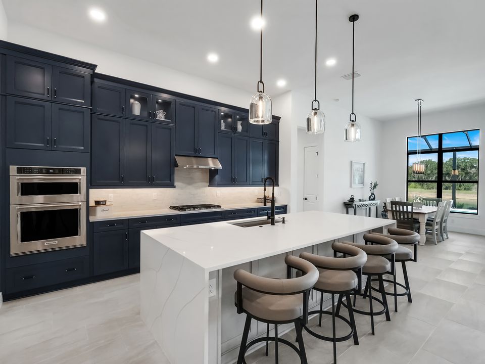 2428 Waterfront Cir, Sarasota, FL 34240