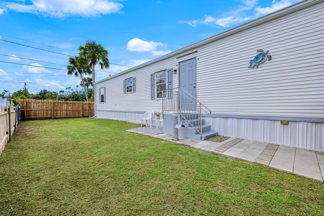 12151 Cypress Dr, Fort Myers, FL 33908