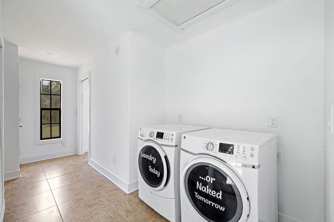 2760 14th Ave SE, Naples, FL 34117