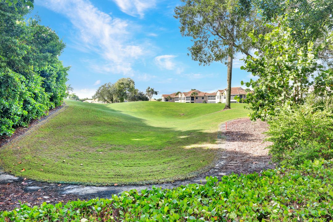 2534 Windward Ct #15-101, Naples, FL 34112