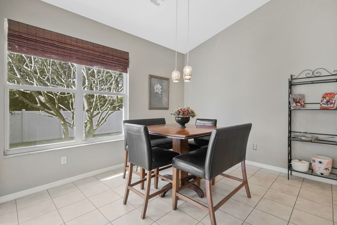 3830 SW 15th Pl, Cape Coral, FL 33914