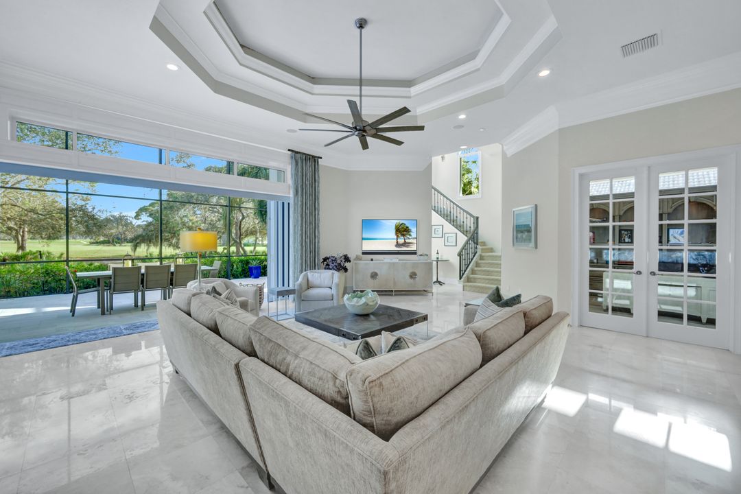 253 Cheshire Way, Naples, FL 34110