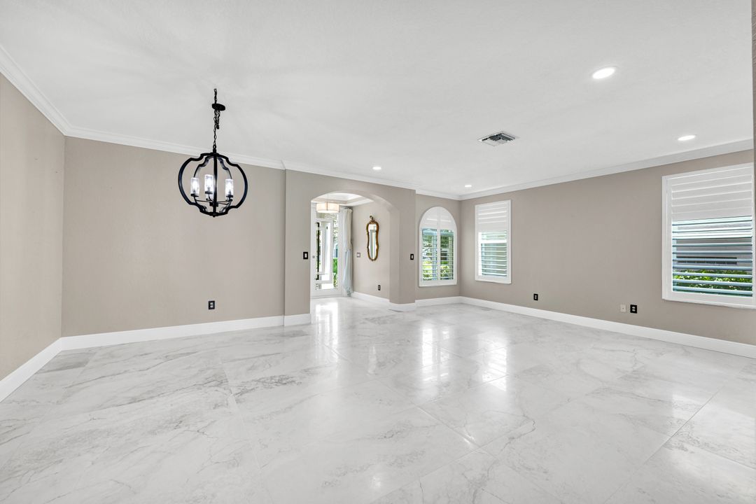 1764 Birdie Dr, Naples, FL 34120