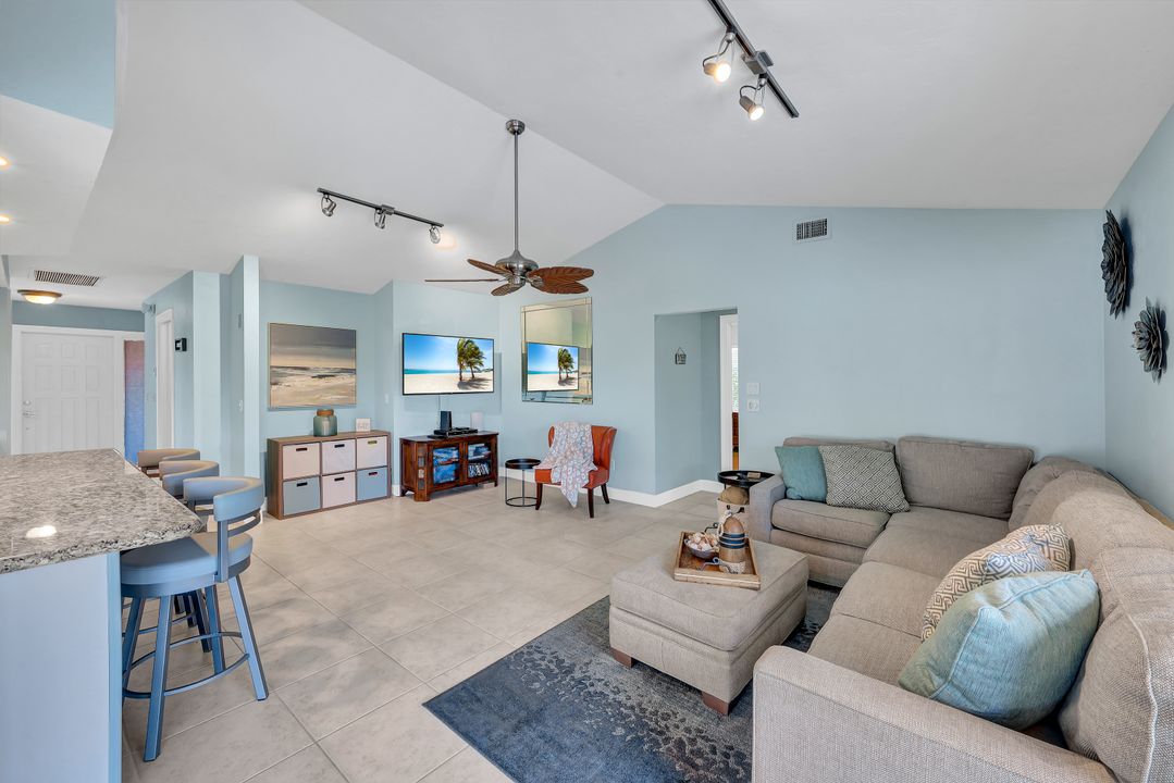 568 Elk Cir, Marco Island, FL 34145