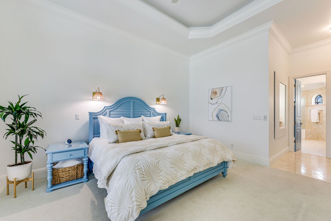 1148 Lamplighter Ct, Marco Island, FL 34145
