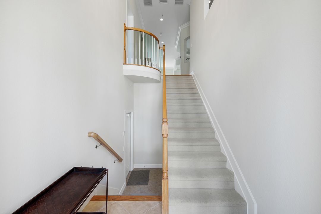 9201 Quartz Ln #202, Naples, FL 34120