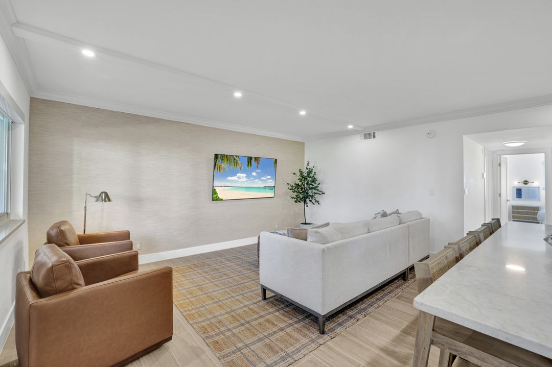 1100 Gulf Shore Blvd N #103, Naples, FL 34102