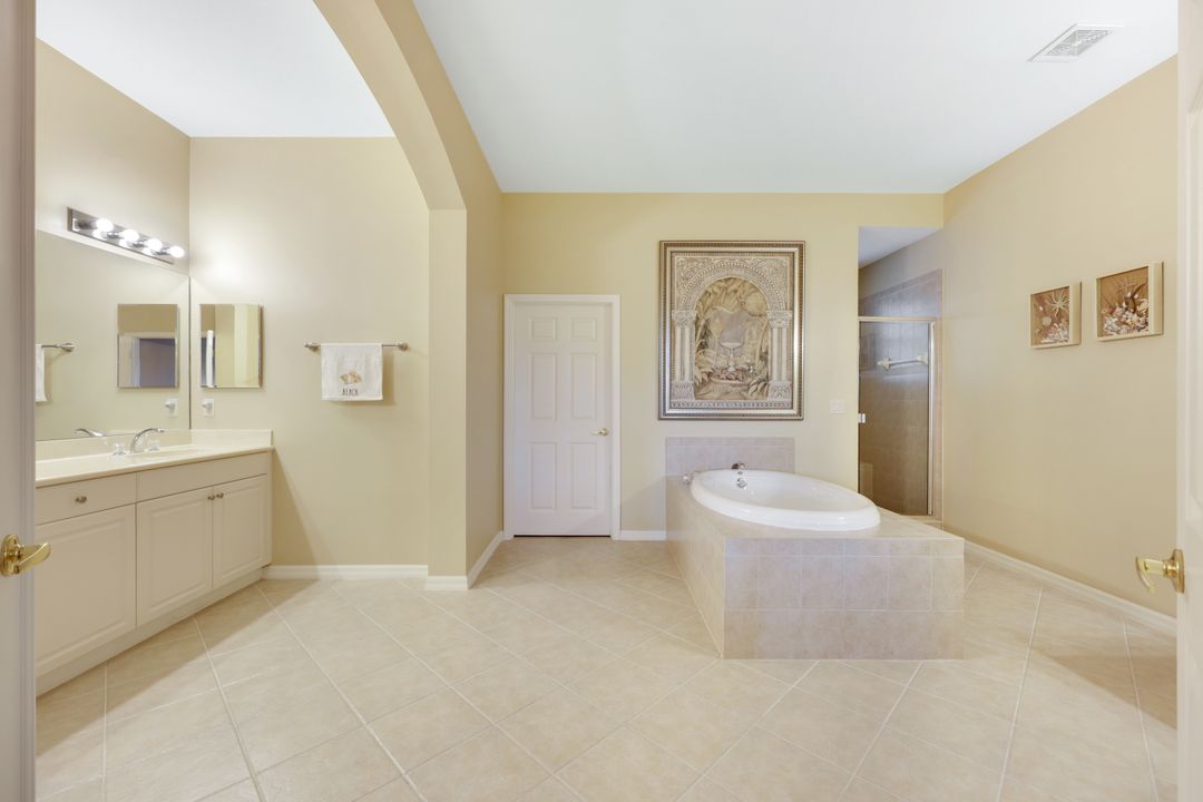 3530 Lansing Loop #202, Estero, FL 33928