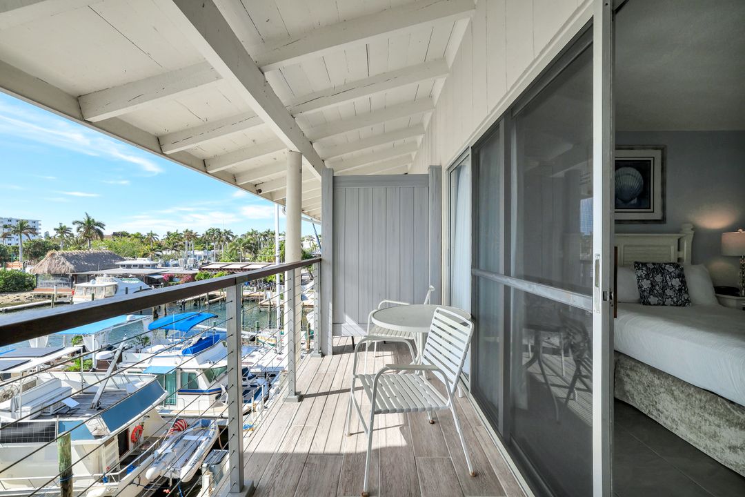 900 Broad Ave S #320, Naples, FL 34102