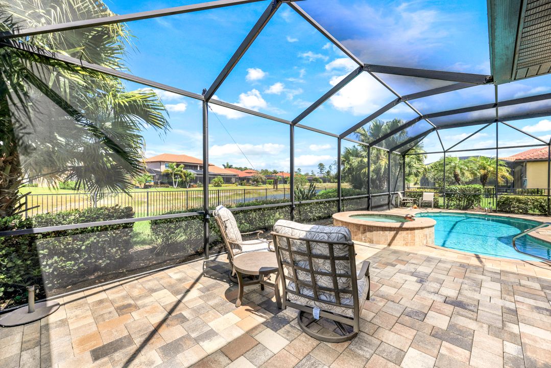 1585 Mockingbird Dr, Naples, FL 34120