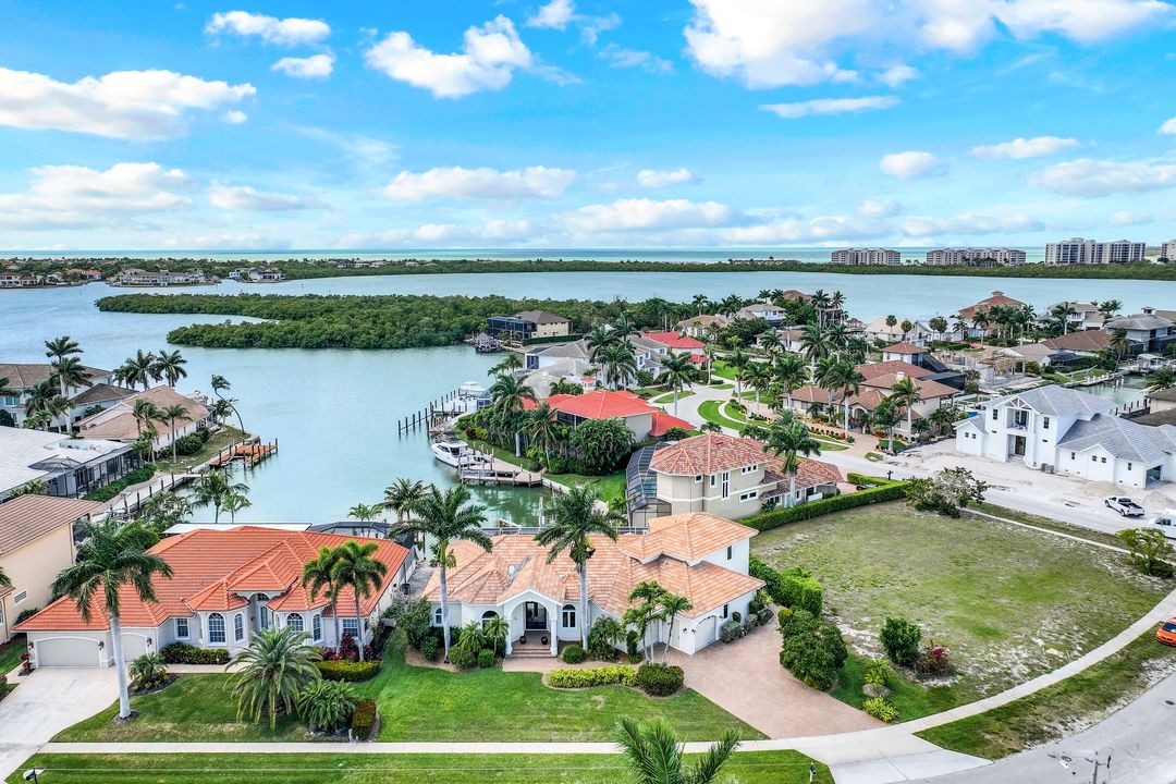 875 Hyacinth Ct, Marco Island, FL 34145