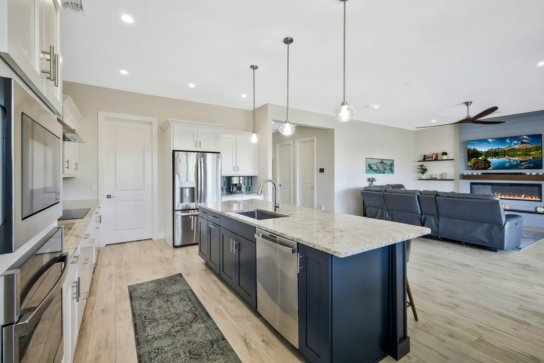 2717 SW 38th St, Cape Coral, FL 33914