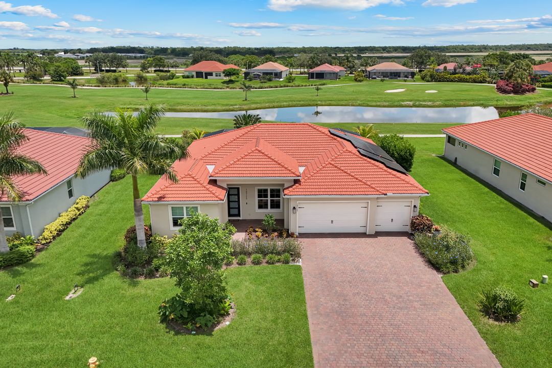 18725 Lake Hammock Dr, Naples, FL 34114