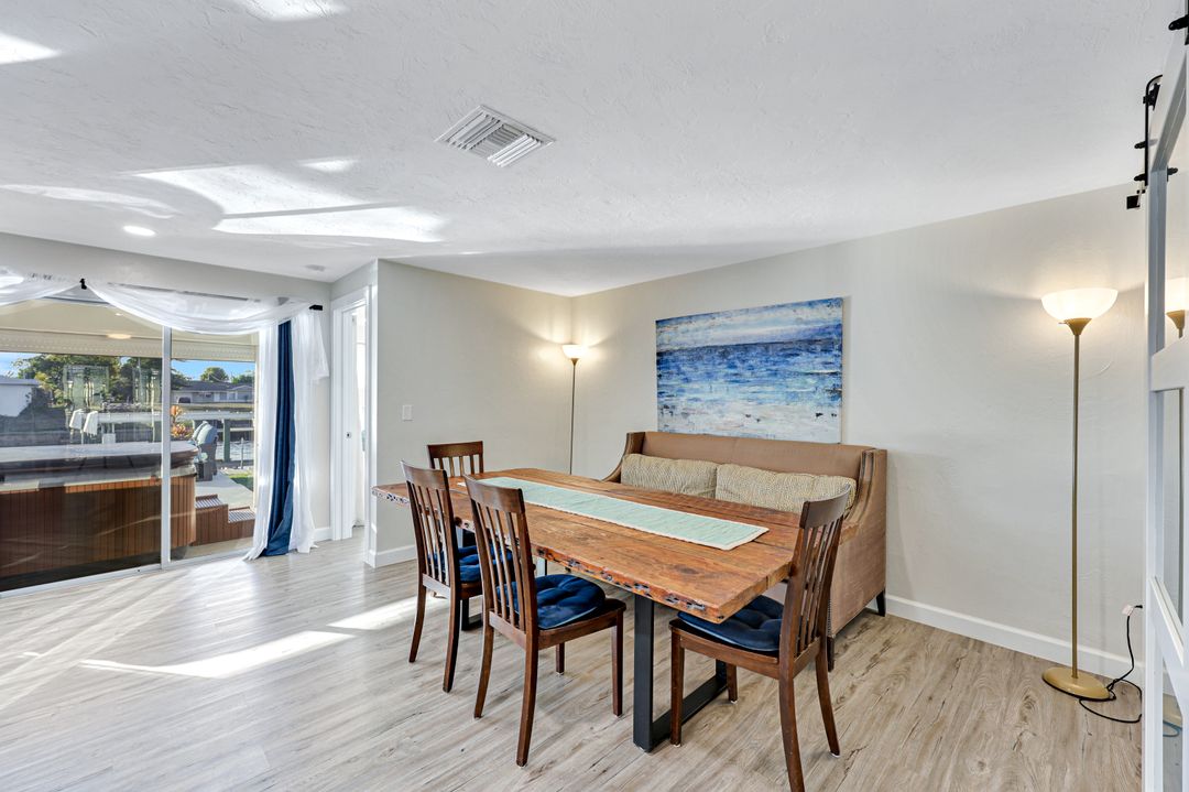 1326 SE 21st Ave, Cape Coral, FL 33990