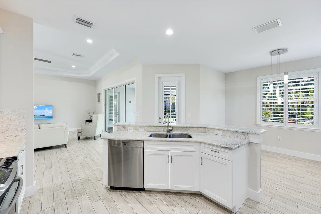 1371 Michigan Ave, Naples, FL 34103