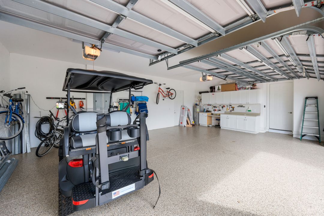 9002 Shenendoah Cir, Naples, FL 34113