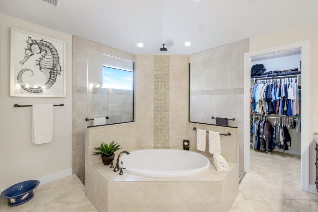 2208 NW 38th Pl, Cape Coral, FL 33993