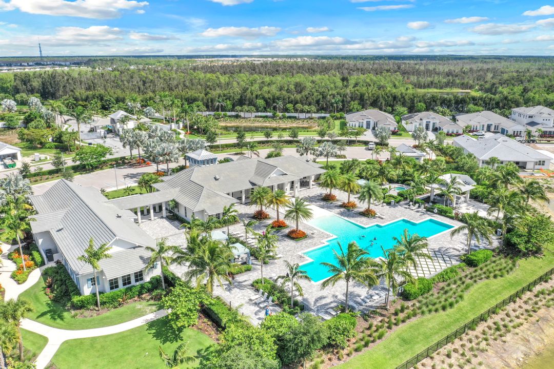 8959 Redonda Dr, Naples, FL 34114