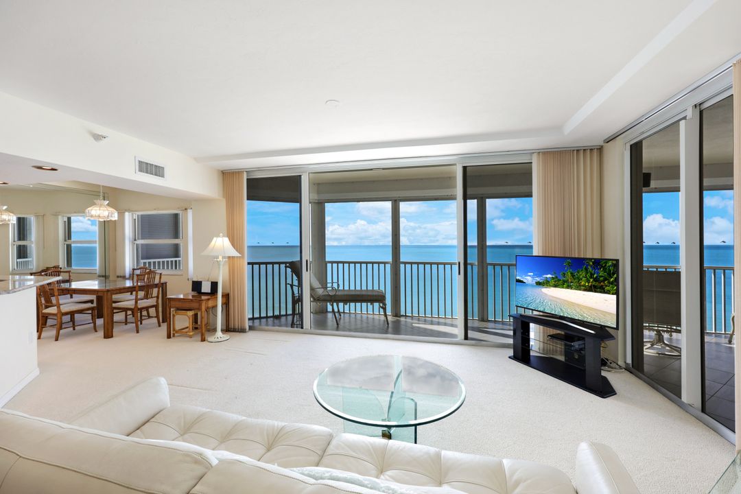 9577 Gulf Shore Dr #704, Naples, FL 34108