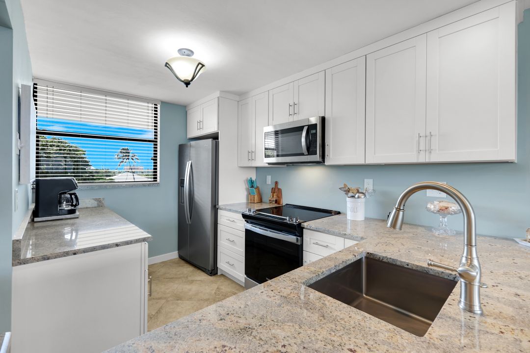 4223 Bay Beach Ln  #2D, Fort Myers Beach, FL 33931