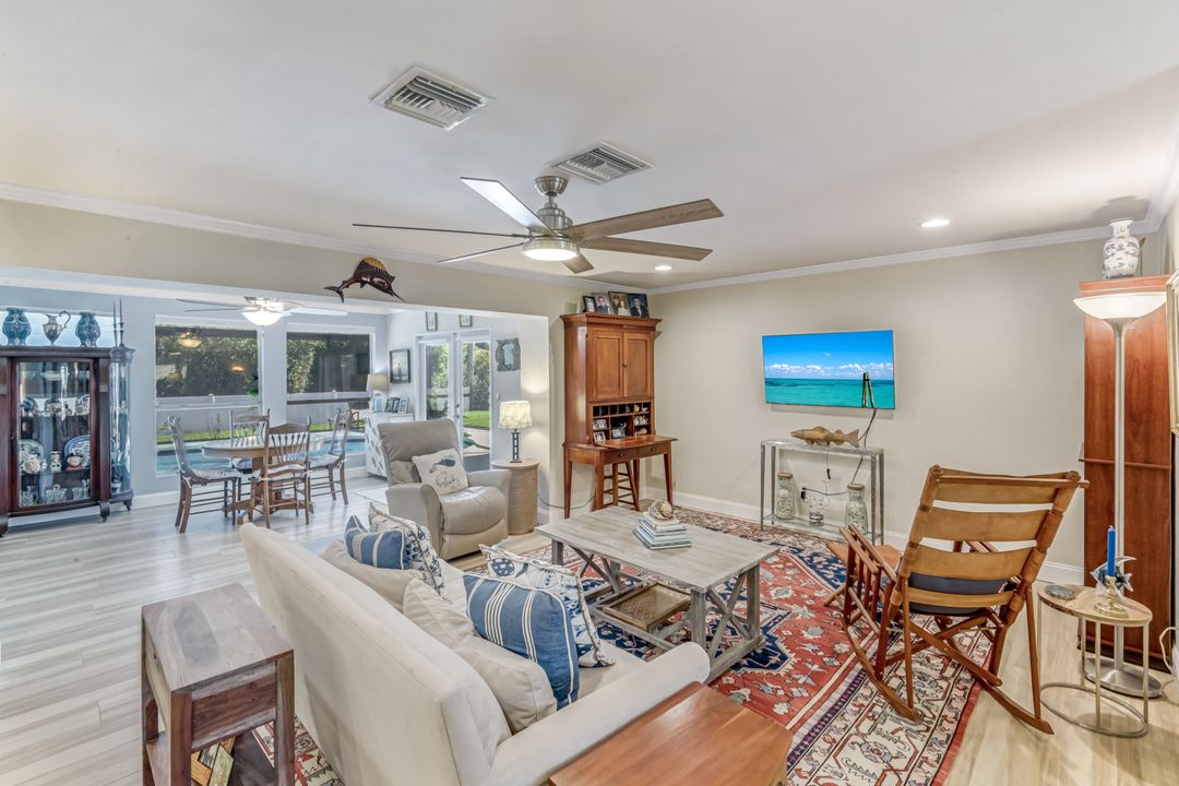 4459 Lakewood Blvd, Naples, FL 34112