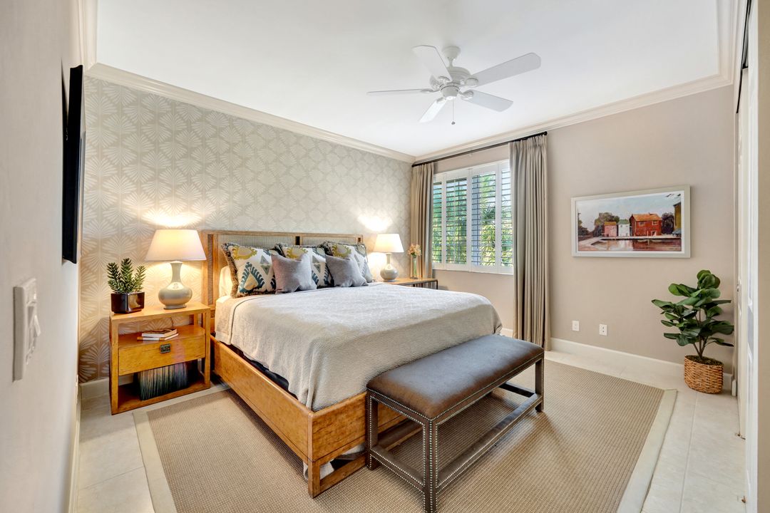 1006 5th St S, Naples, FL 34102