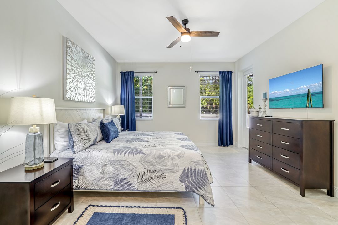 2955 Pine Tree Dr, Naples, FL 34112