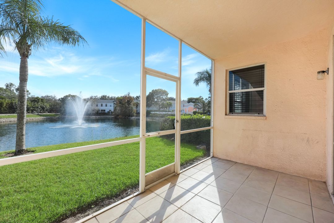 3250 Cypress Glen Way, Naples, FL 34109