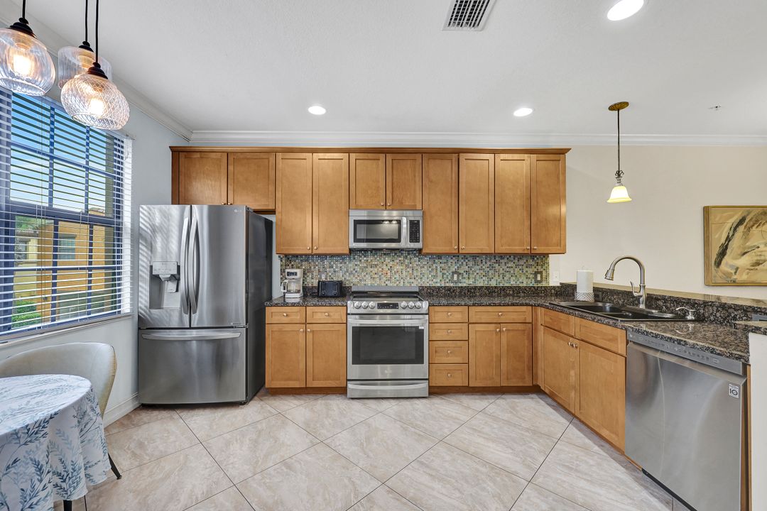 9081 Albion Ln S #6509, Naples, FL 34113