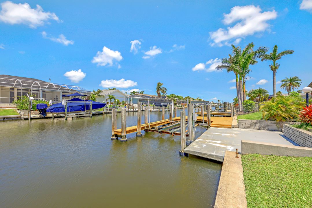 5032 Skyline Blvd, Cape Coral, FL 33914