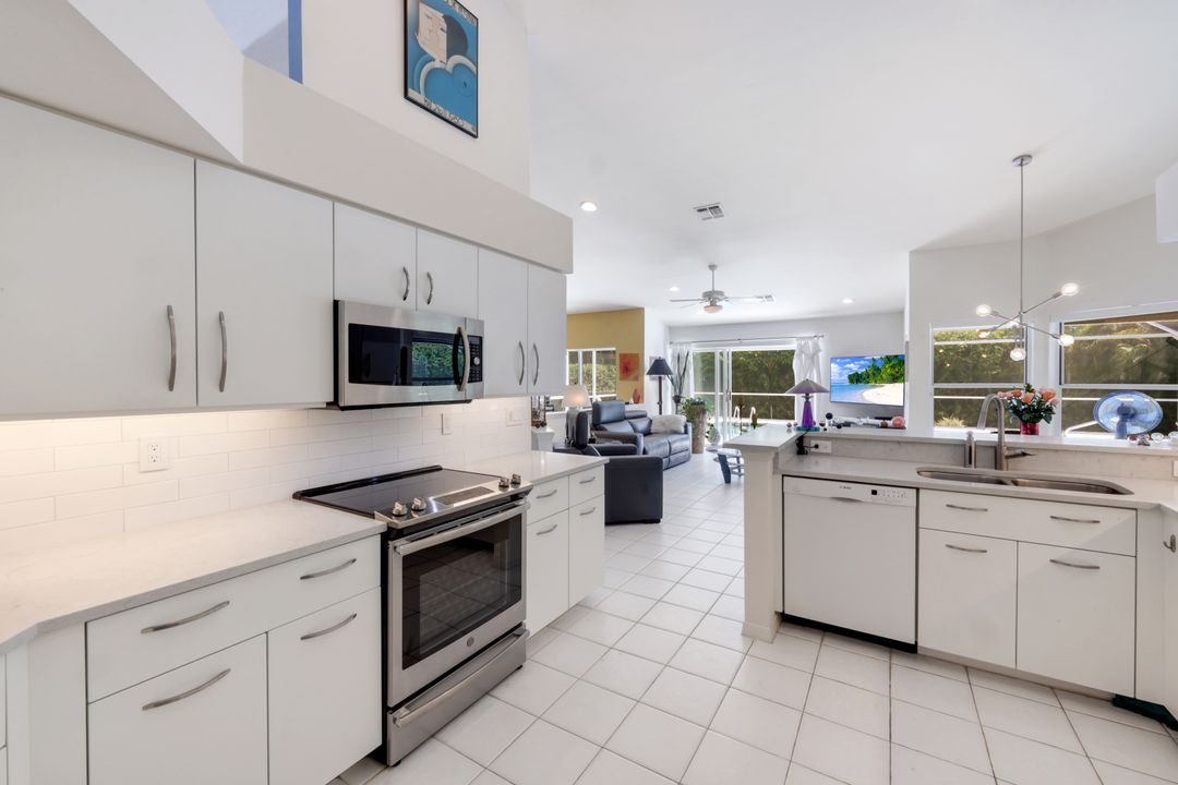 4332 Mistlethrush Ln, Naples, FL 34119