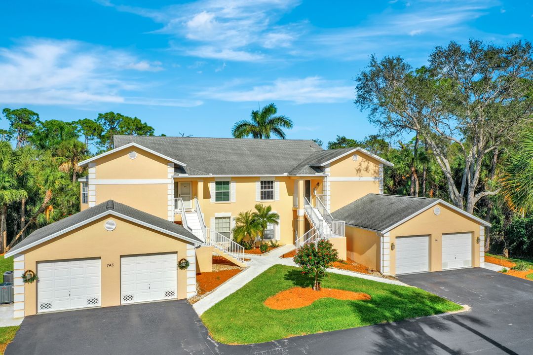 743 Wiggins Lake Dr #201, Naples, FL 34110