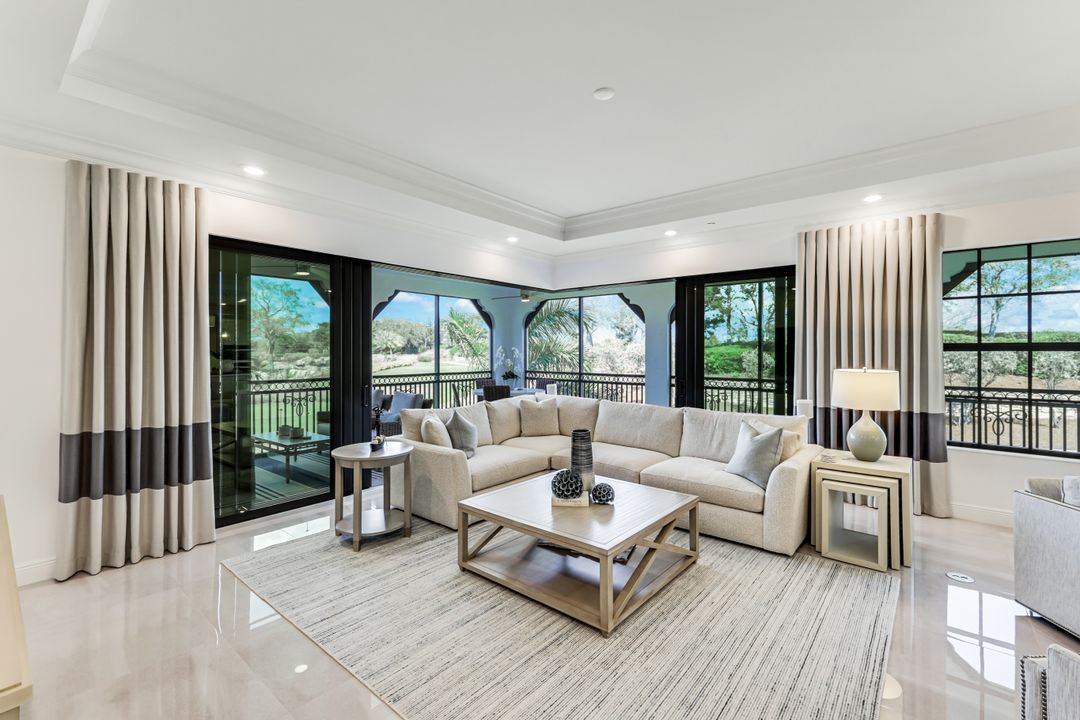 16347 Viansa Wy #202, Naples, FL 34110