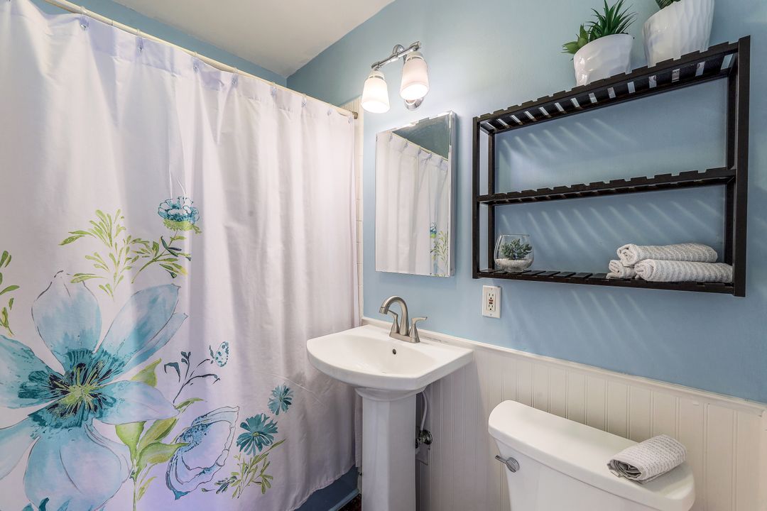 811 Wintergreen Ct, Marco Island, FL 34145