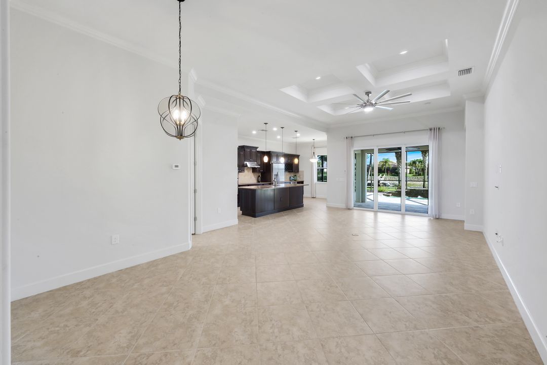 9179 Flint Ct, Naples, FL 34120