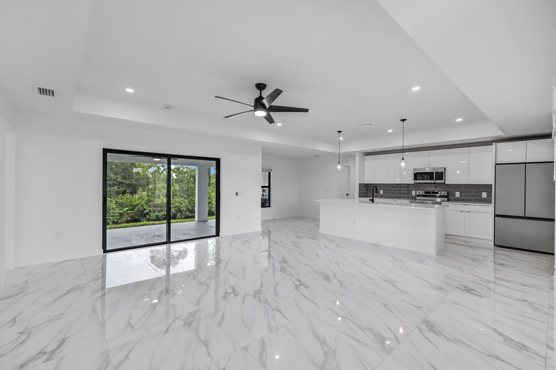 523 Wilmington Pkwy, Cape Coral, FL 33993