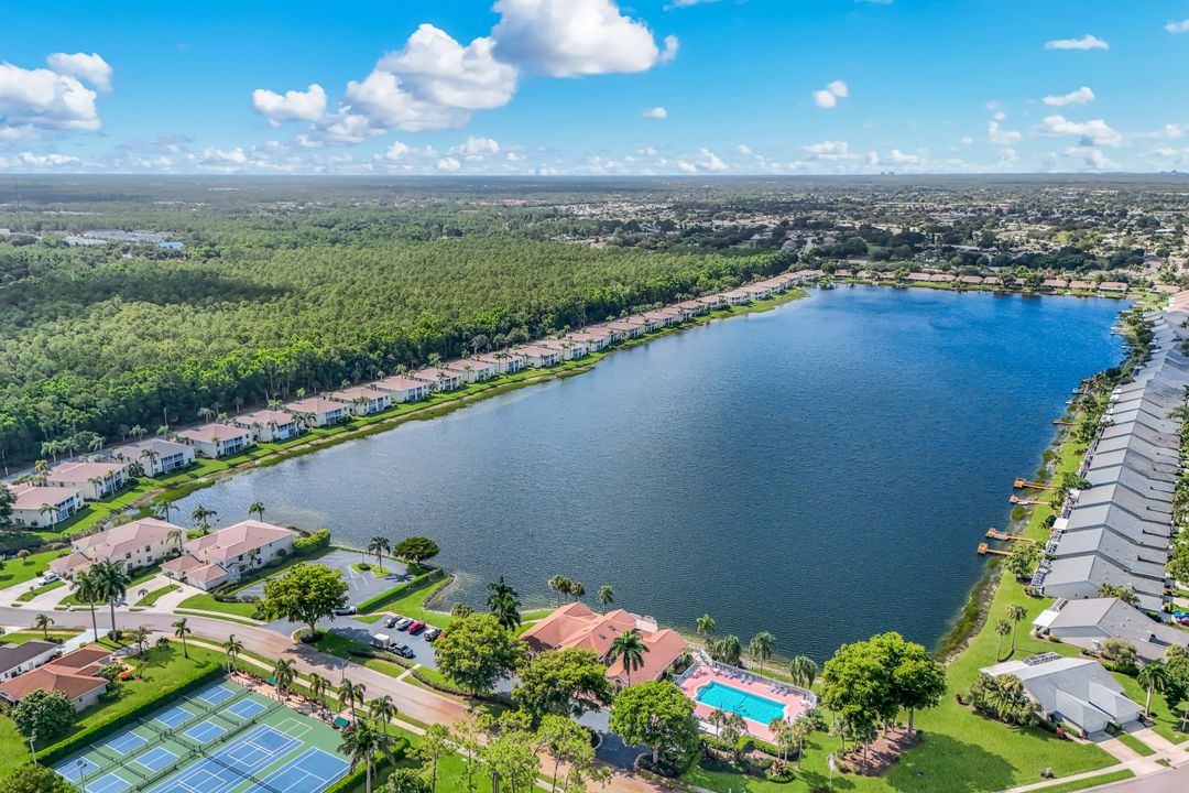 2390 Piccadilly Circus #202, Naples, FL 34112