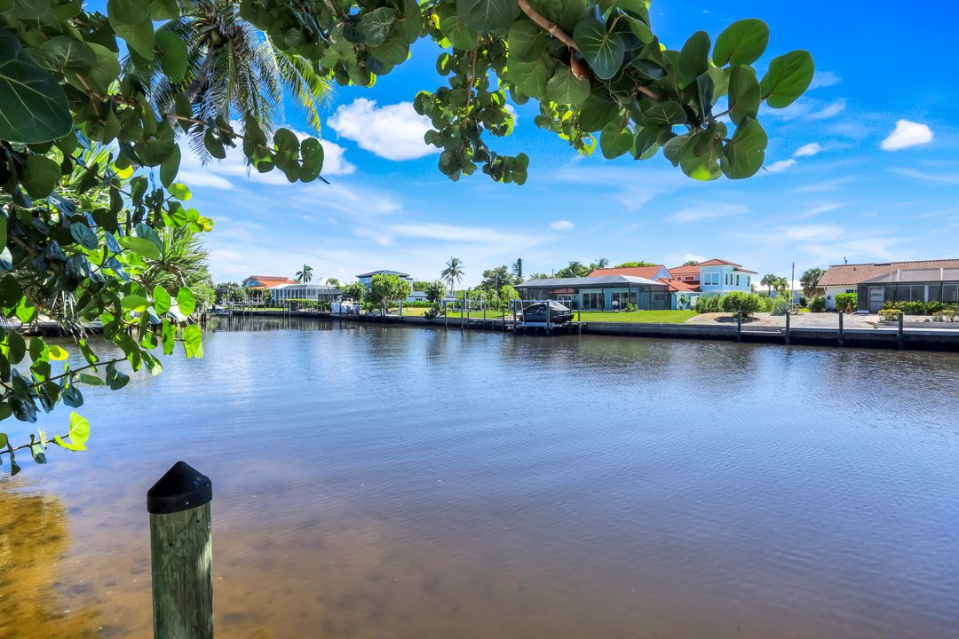 915 Pecten Ct, Sanibel, FL 33957